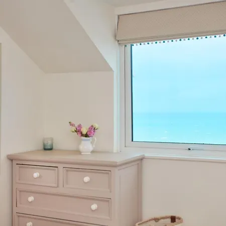 3 Overcliff Holiday home *