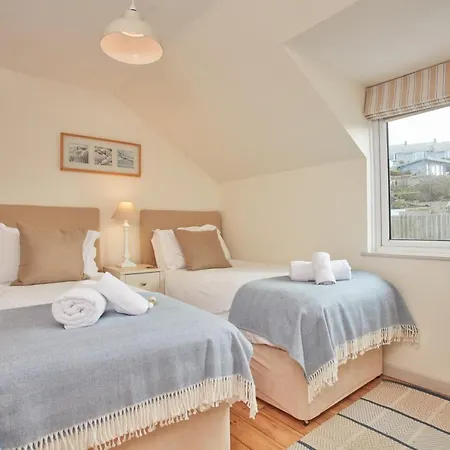 3 Overcliff * Port Isaac